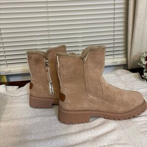 Source Unknown Tan Winter Boots